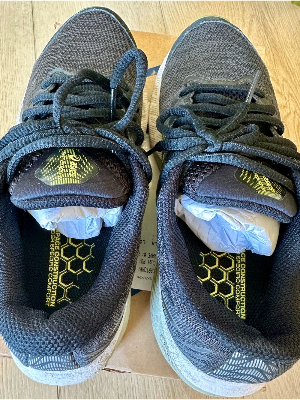 ASICS GT2000 kids' Black Running Sneakers, size 3.5 US - Picture 3 of 5